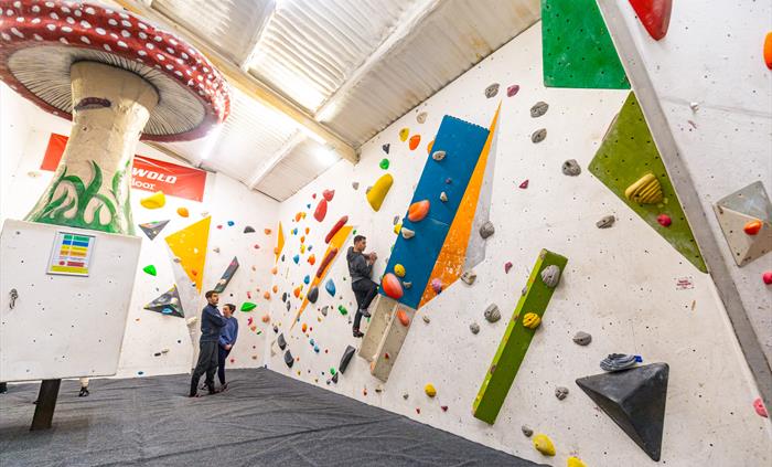 Low-level Bouldering